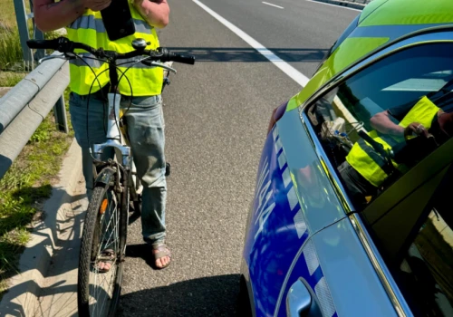 Rowerzysta za wszelką cenę chciał dotrzeć do Szczecina drogą ekspresową