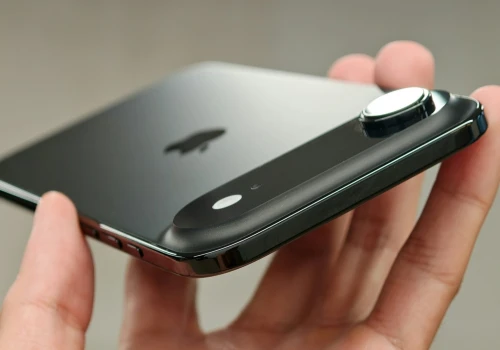 Los nowego iPhone’a wisi na włosku. Apple nie będzie miało litości dla tego modelu