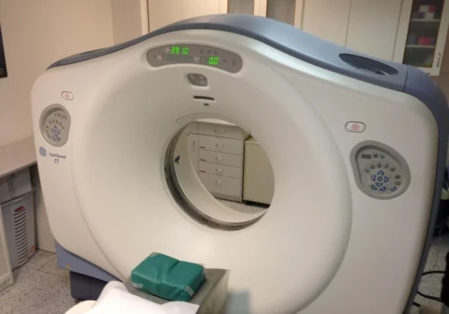 Pośmiertne badanie TK w Szpitalu Południowym. Arłukowicz porównał to do mumii. Wyjaśniamy, o co chodzi