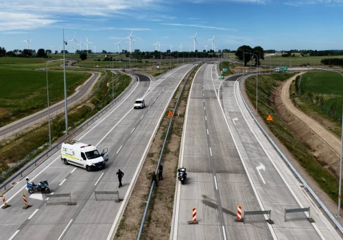 Ze Szczecina do Trójmiasta w trzy godziny. Trasą Kaszubską pojechali pierwsi kierowcy