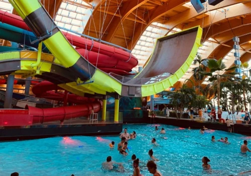 Afrykańskie upały w Polsce? Te 7 aquaparków uratuje Twój weekend