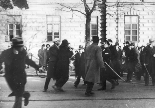 „Mordobicie w narodzie”: dlaczego kwiat polskiej młodzieży złapał za pałki i bił Żydów?
