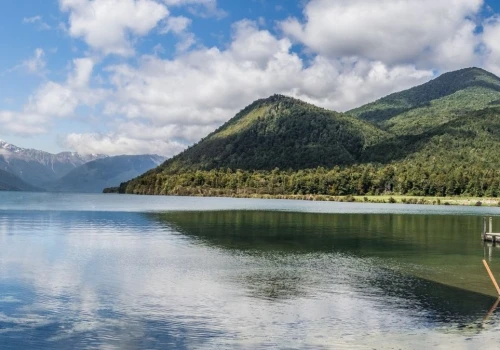 Blue Lake w Nowej Zelandii. Rekordowa przejrzystość wody i zakaz kąpieli