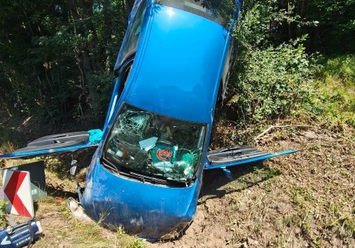 Wypadek na drodze wojewódzkiej. Na miejscu utrudnienia