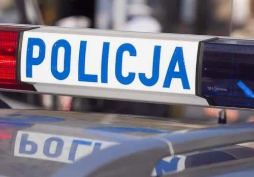 Wypadek samochodu wojskowego pod Olsztynem. Dwie osoby trafiły do szpitala