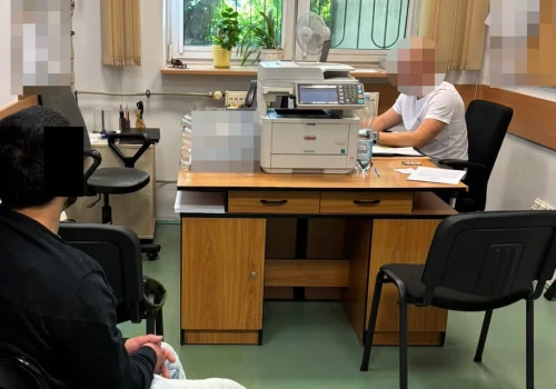 Ukraińcy zatrzymani przy bankomacie. Mieli 15 cudzych kart
