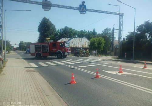 Zderzenie samochodu z motocyklem na DK9. Początkowo droga była zablokowana