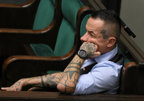 Poseł prowadzi w Sejmie zespoły sam ze sobą? 