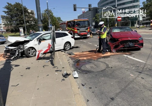 Poważny wypadek na granicy Woli i Śródmieścia. Trzy osoby poszkodowane