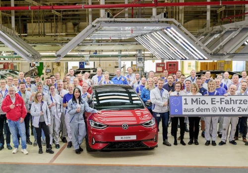 Volkswagen chce rozszerzyć zwolnienia, w sumie niemal 100 000 pracowników. Gdy Diess mówił o 1/4 tej liczby, pożegnano się z nim