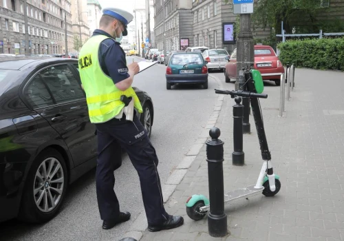 Kask na hulajnodze elektrycznej obowiązkowy od 1 lipca. Może skończyć się mandatem