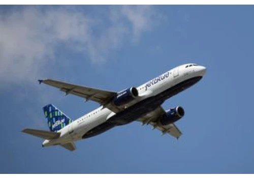 Airbus A320 zawrócił na JFK po uderzeniu pioruna. Radar usmażony