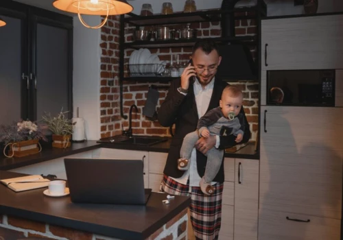 Boom na urlopy ojcowskie we Wrocławiu. Jak uzyskać płatne świadczenia ZUS na dziecko?