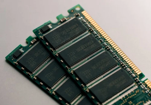 Pozew o zmowę cenową na rynku RAM. Samsung, Micron i SK Hynix oskarżeni o rynkową manipulację