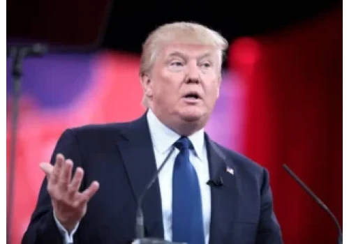 Trump ogłasza rozmowy z Iranem w Dosze, ale Teheran zaprzecza. Co tak naprawdę się dzieje?