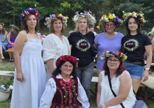 Rusałki, wianki i ogień. Mieszkańcy gminy Grabica świętowali Noc Świętojańską