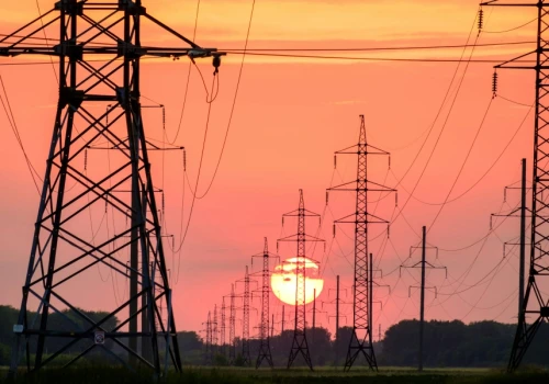 Upał uderza w europejską energetykę. Atom zmniejsza moce, a ceny energii szybują