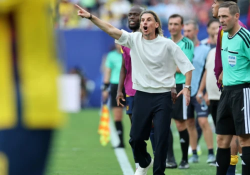 Ulewy i chaos. Dziewięć godzin podróżowali na mecz z gospodarzami mundialu