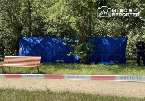 Ciało leżało przy wejściu do parku. Tajemnicza śmierć mężczyzny