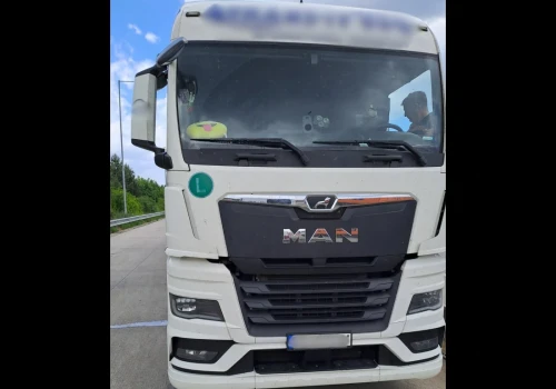 Jeden kierowca z trzema swoimi kartami do tachografu – maksymalna kara z Czech