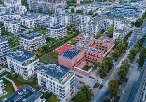 Najciekawsza modelowa szkoła publiczna w Warszawie. Projekt WWAA zdobywa kolejne nagrody