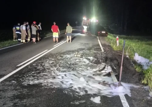 Spłonął wypasiony Mercedes. Na miejscu pojawiły się inne supersamochody (ZDJĘCIA)