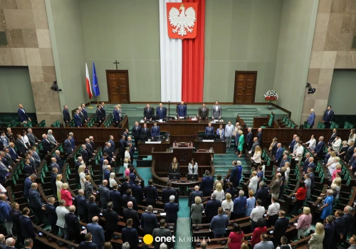Coraz bliżej zakazu smartfonów w szkołach. Projekt popierają wszystkie kluby w Sejmie