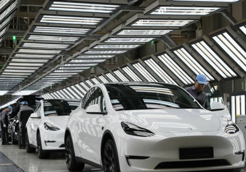 Tesla przyspiesza w Chinach. Sprzedaż wzrosła, ale BYD depcze po piętach