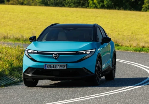 Nowy Nissan LEAF ma pełny cennik. Wybrane wersje tańsze o 5000 zł na start