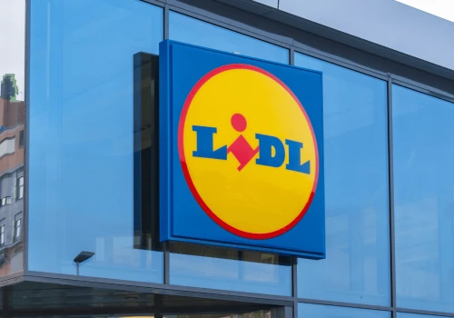 Piątkowe promocje w Lidlu 3 lipca. Indyk, masło i warzywa w niższych cenach