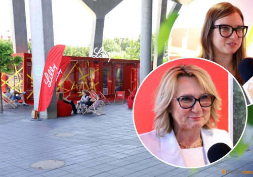 „Chodzi o to, żeby przełamać wstyd”. Nietypowa siłownia przed Galerią Warmińską pomaga zrozumieć chorobę otyłościową