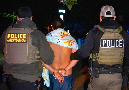 Podwoiła się liczba zatrzymań przez ICE i zwiększane jest tempo deportacji