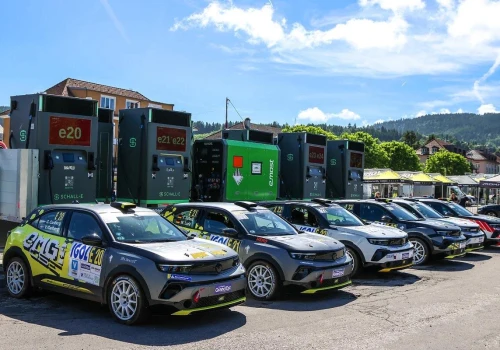 Opel zmienia zasady gry w rajdach elektrycznych. Mokka GSE Rally pojedzie jak auta spalinowe