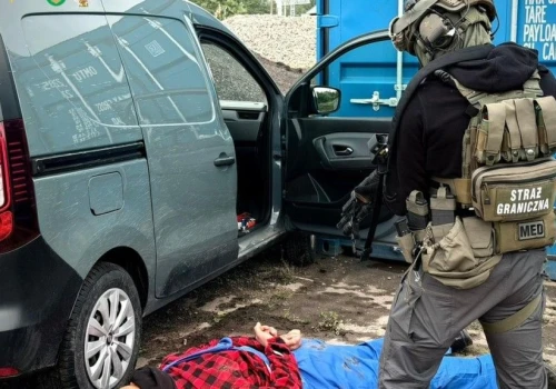 Służby przejęły blisko 1,2 tony marihuany. Była ukryta w kontenerach z Tajlandii