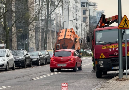 Omijanie na linii ciągłej. Można czy nie można? Ten wyjątek to bardzo nietypowa sytuacja