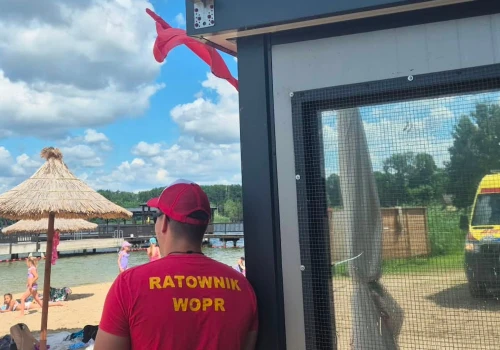 9-latek wszedł do wody i zaczął tonąć. Akcja ratunkowa nad jeziorem Biezdruchowskim