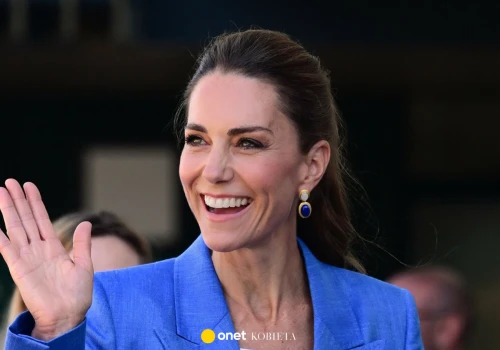 Kate Middleton zachwyciła na Wimbledonie. Do błękitnego garnituru dobrała top z H&M