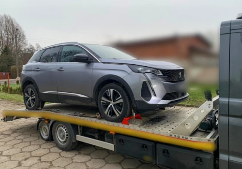 Luksusowe auta z Belgii i Francji trafiały do Polski. Służby rozbiły gang złodziei