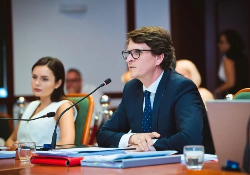 Ile zarabiają najbliżsi współpracownicy prezydenta Legnicy?