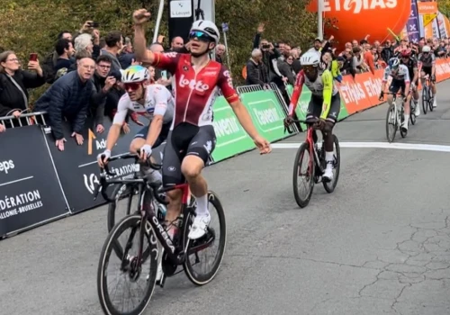 Nagłe problemy żołądkowe Arnauda De Lie. Czy Belg stanie na starcie Tour de France?