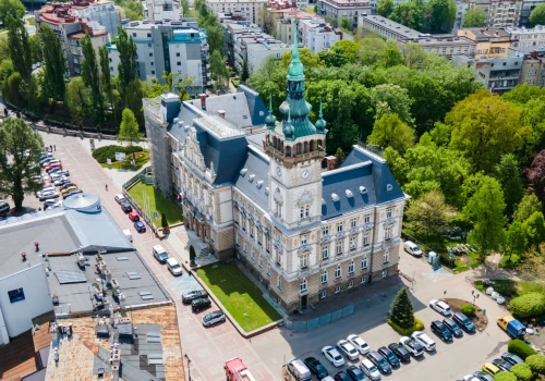 Nocny zakaz sprzedaży alkoholu w Bielsku-Białej. Ruszyły konsultacje społeczne