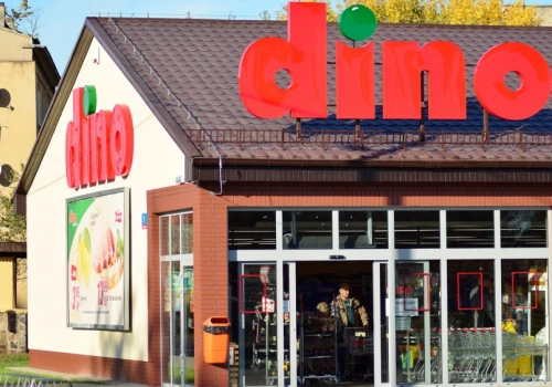 Poszedłem do Dino, a tam wywożą całymi bagażnikami. Za 4,99 zł nie dziwi