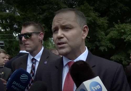 Zwrot akcji ws. kawalerki pana Jerzego. Notariusz wszystko wyśpiewa? „Następny będzie Nawrocki”