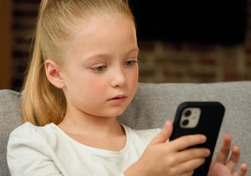 Pilne! Koniec telefonów w podstawówkach. Sejm przyjął nowe przepisy