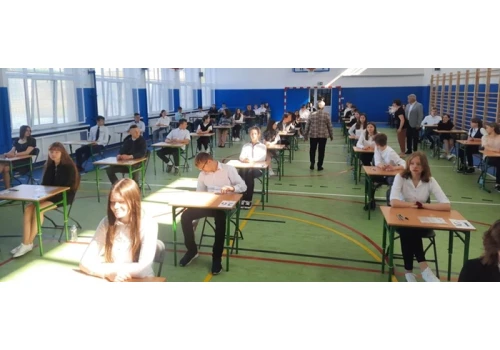 Wyniki egzaminu ósmoklasisty w szkołach powiatu sokólskiego. Kto wypadł najlepiej?
