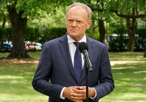 Tusk zapowiada koniec „zeszytów” i saloników VIP. Padły mocne słowa o lekarzach