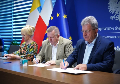 Dwie drogi w gminie Bodzechów ze wsparciem z Funduszu Dróg Samorządowych.