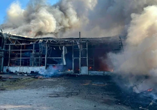 Pożar hali w Mszanie Dolnej zaczął się od paczki