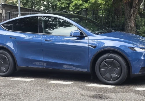 Tesla znów przyspiesza. Dostawy wzrosły o 25%, Europa napędza odbicie
