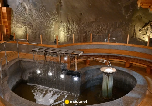 Podziemne uzdrowisko w Wieliczce przyciąga pacjentów. Tak wygląda leczenie 135 metrów pod ziemią